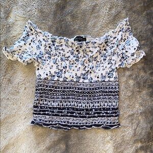 Blue & White Floral Off-Shoulder Crop Top 🪻